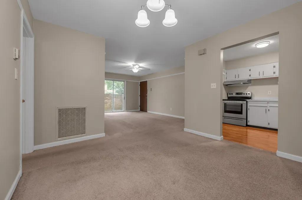 1084 Armstrong Mill Road Lexington KY 40517