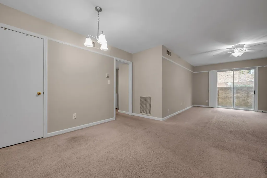 1084 Armstrong Mill Road Lexington KY 40517