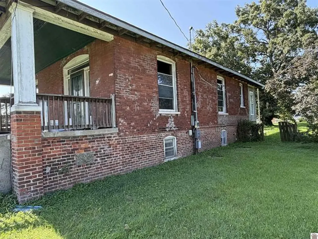 3032 Mayfield Road Paducah KY 42003