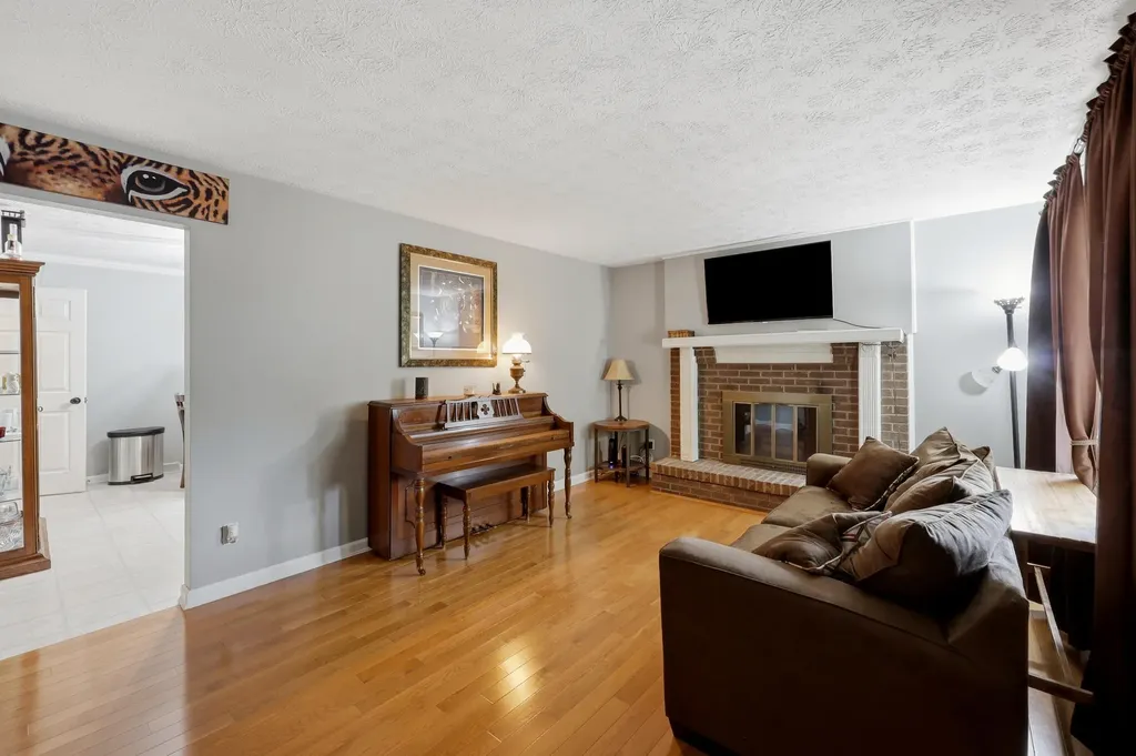216 Robyn Drive Winchester KY 40391