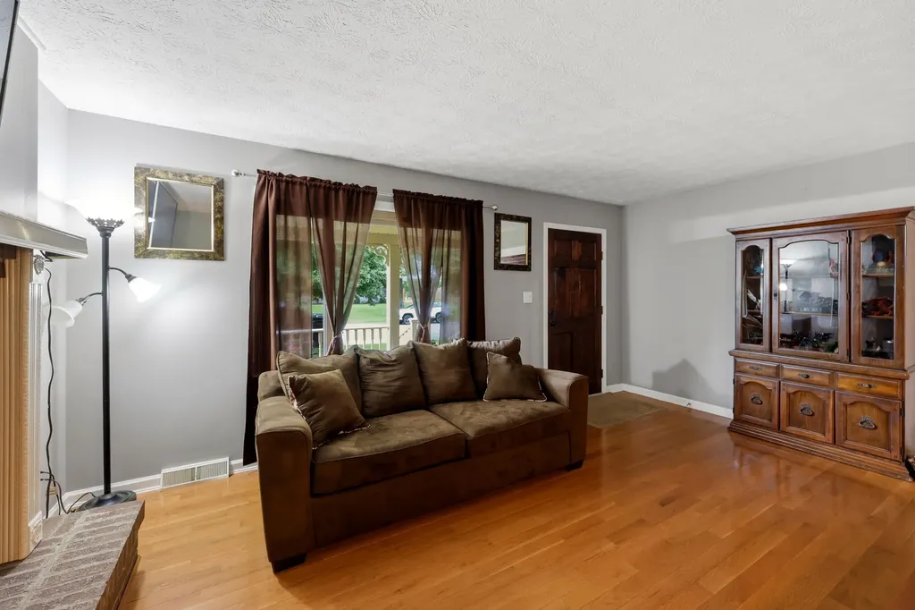 216 Robyn Drive Winchester KY 40391