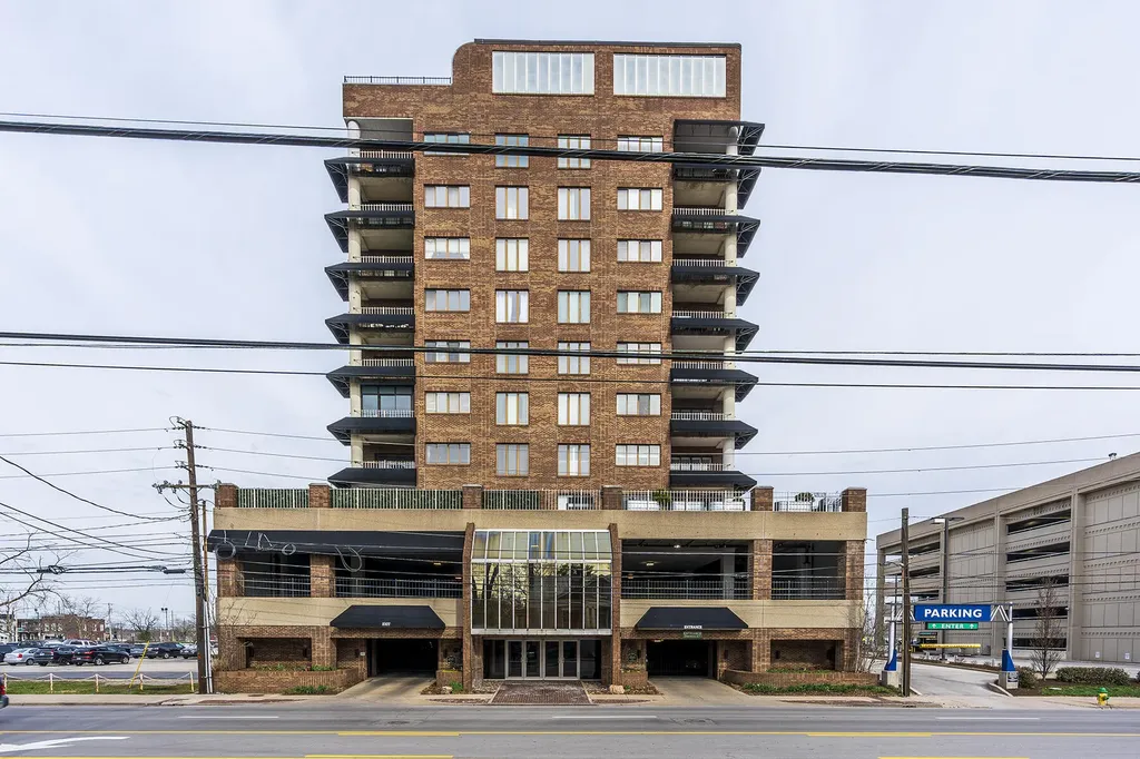 355 S Broadway Lexington KY 40508