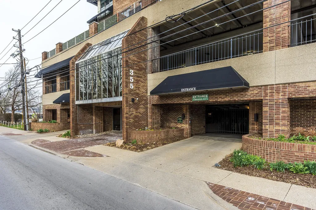 355 S Broadway Lexington KY 40508