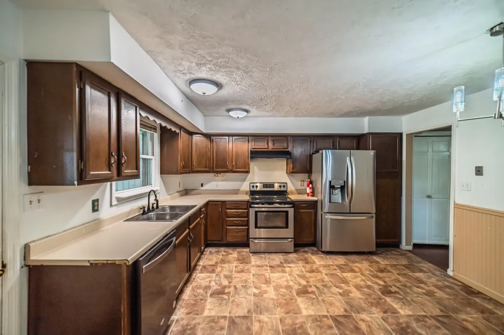 1575 Dyke Road Benton KY 42025