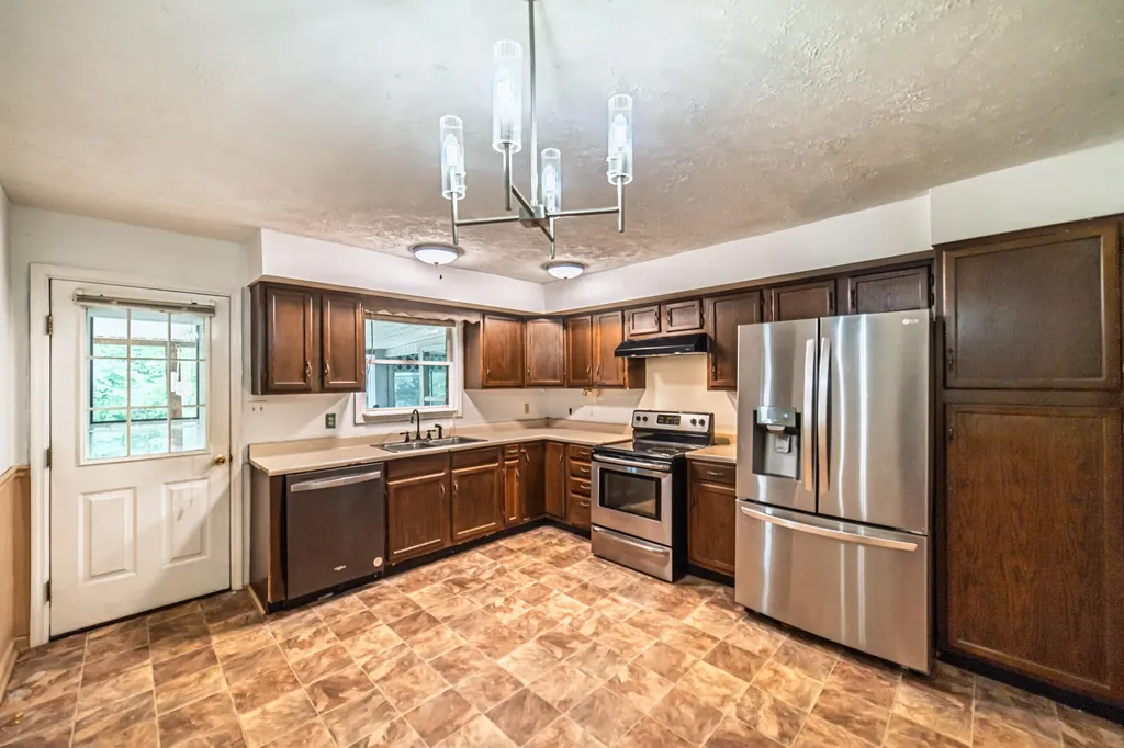 1575 Dyke Road Benton KY 42025