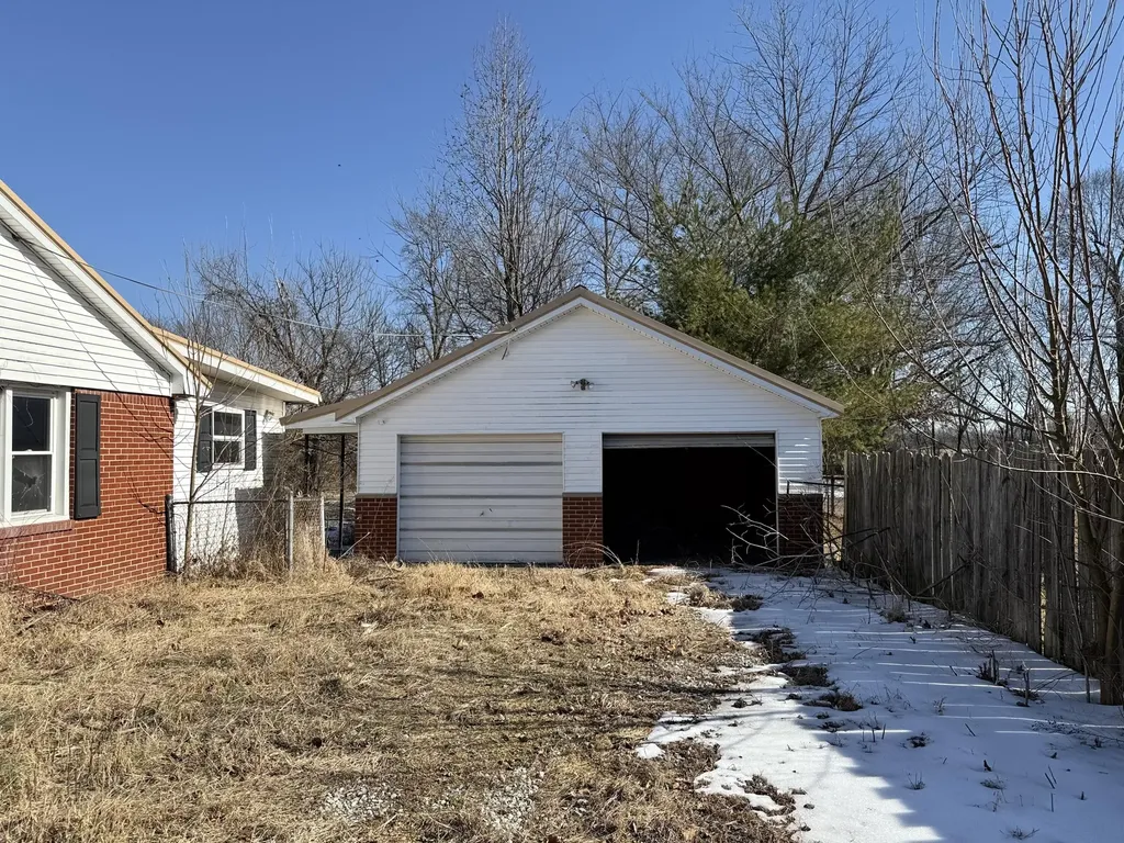 82 Ingleside Road Kevil KY 42053