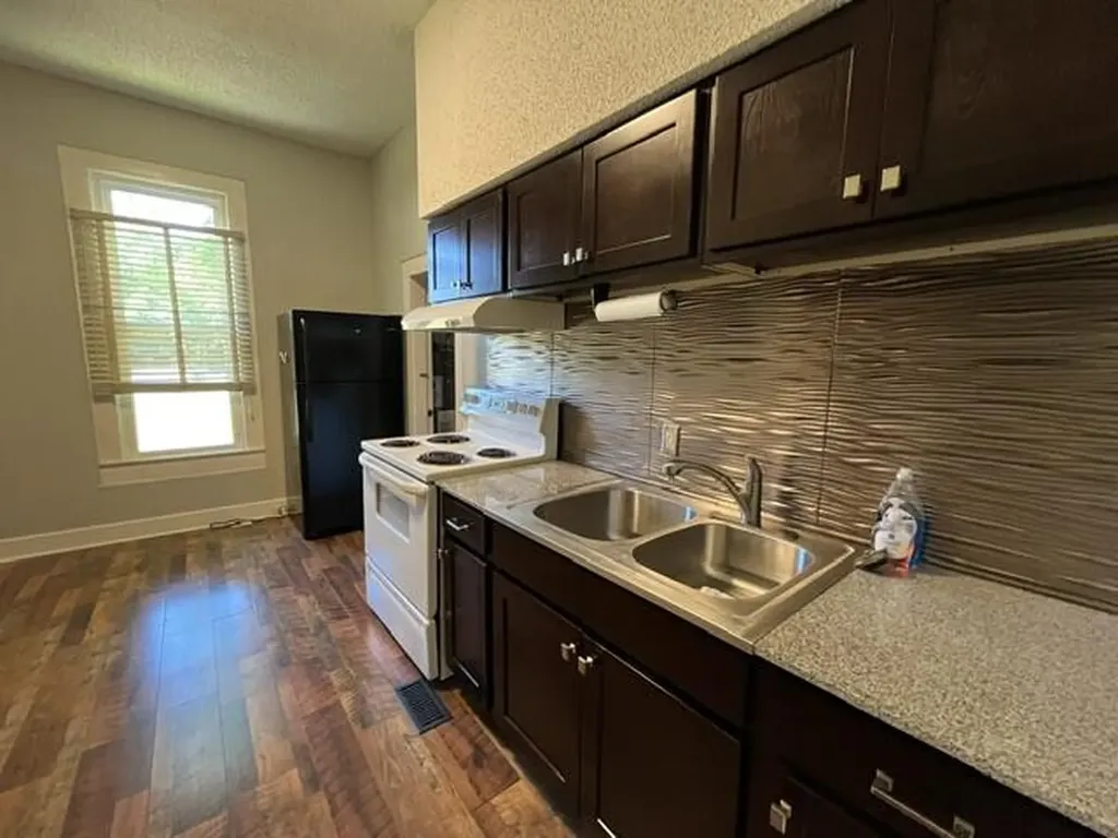 1227 S 6th Street Paducah KY 42003