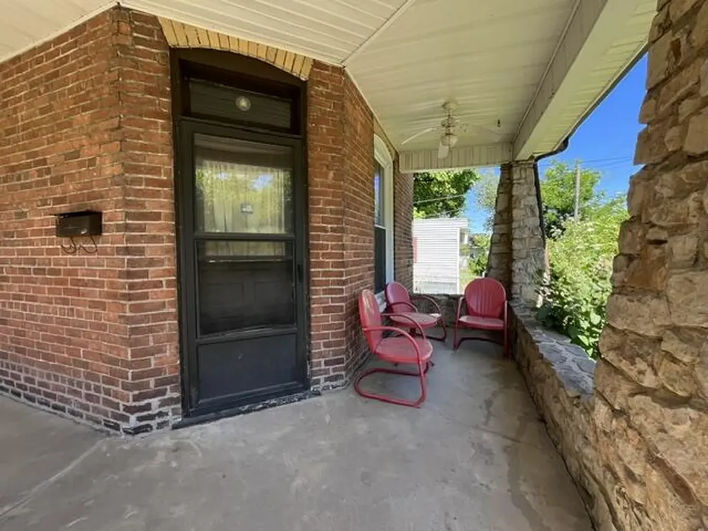1227 S 6th Street Paducah KY 42003