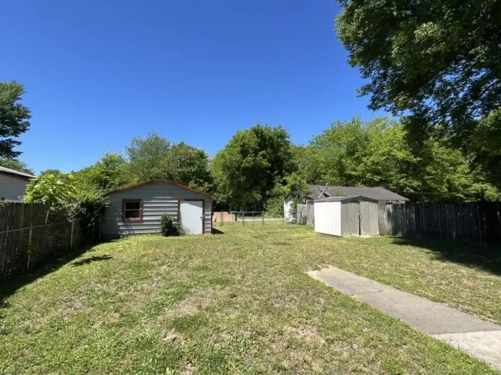 1227 S 6th Street Paducah KY 42003