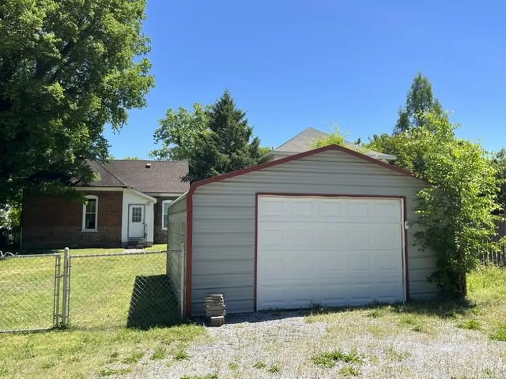 1227 S 6th Street Paducah KY 42003