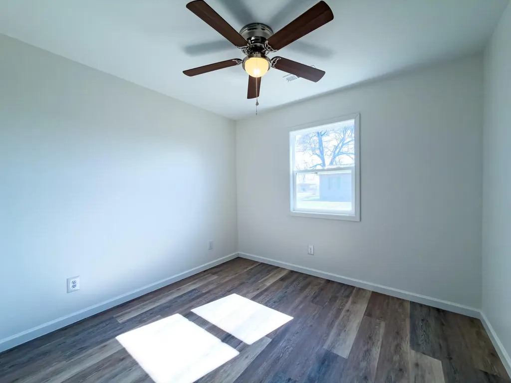408 2nd Street La Center KY 42056