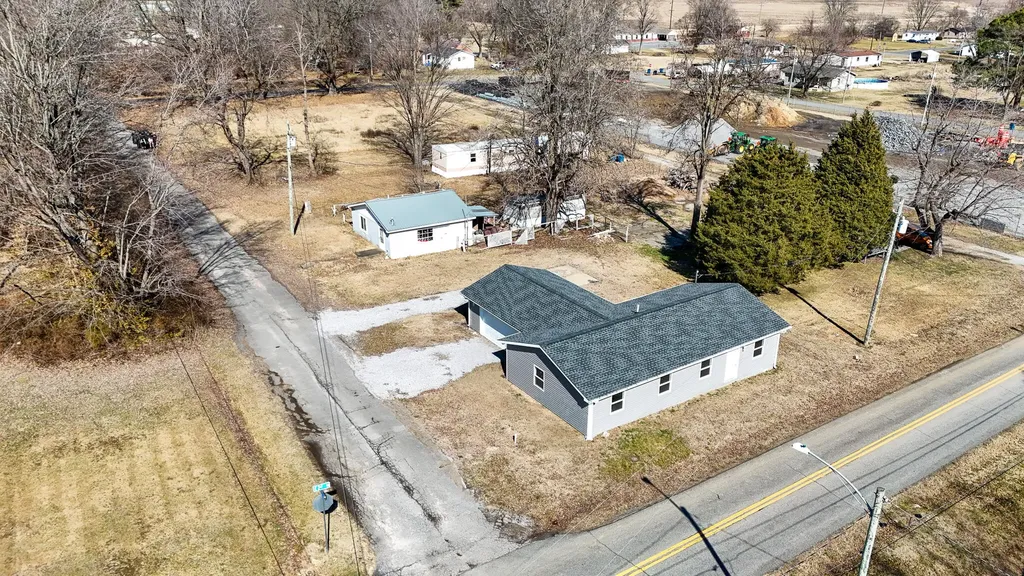 408 2nd Street La Center KY 42056
