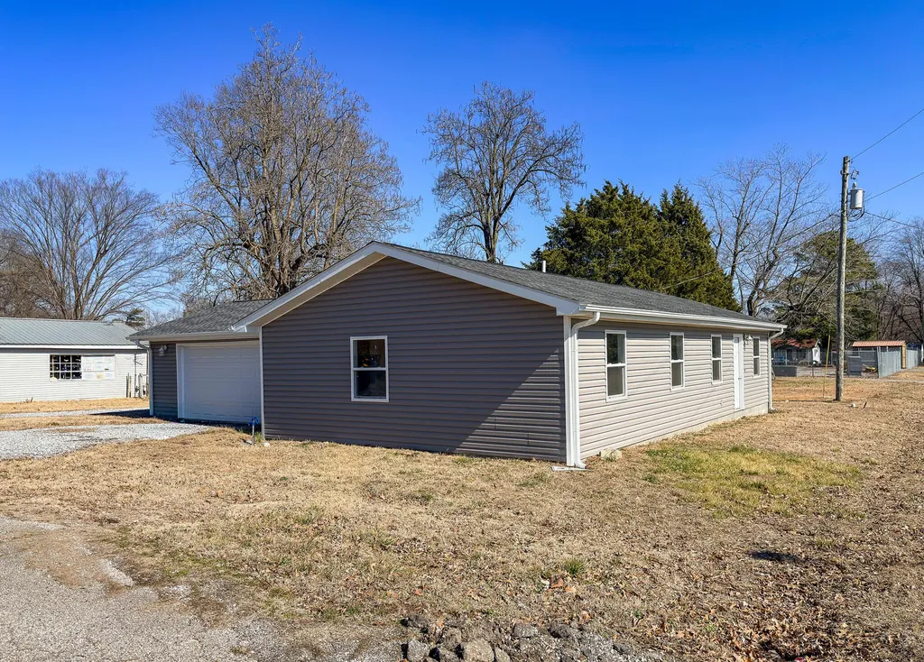 408 2nd Street La Center KY 42056