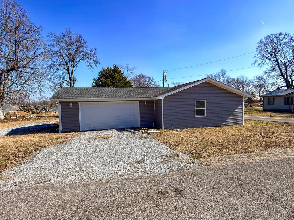 408 2nd Street La Center KY 42056