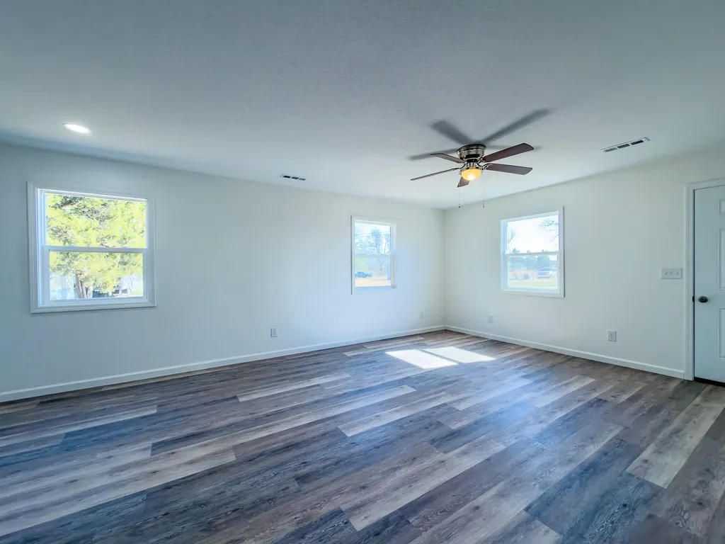 408 2nd Street La Center KY 42056