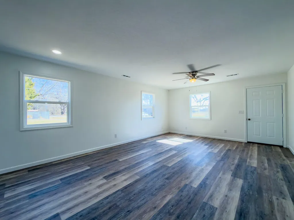 408 2nd Street La Center KY 42056