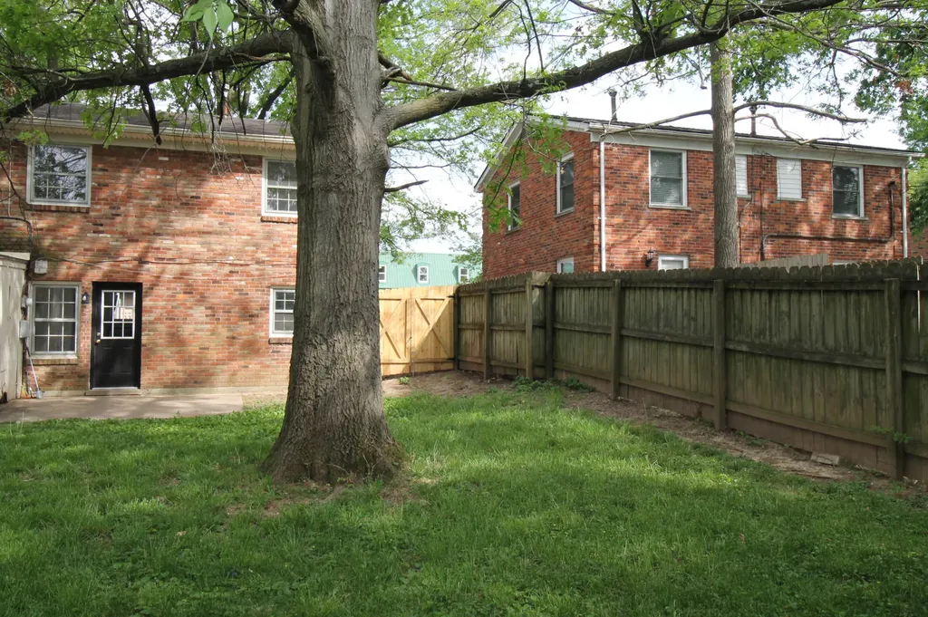 2015 Garden Springs Drive Lexington KY 40504
