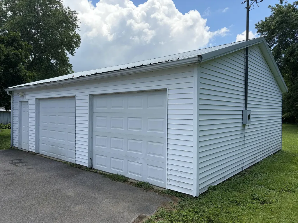1674 W Us-60 Highway Ledbetter KY 42058