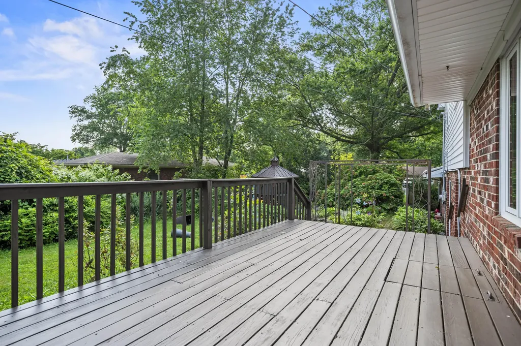 183 Woodlark Road Versailles KY 40383