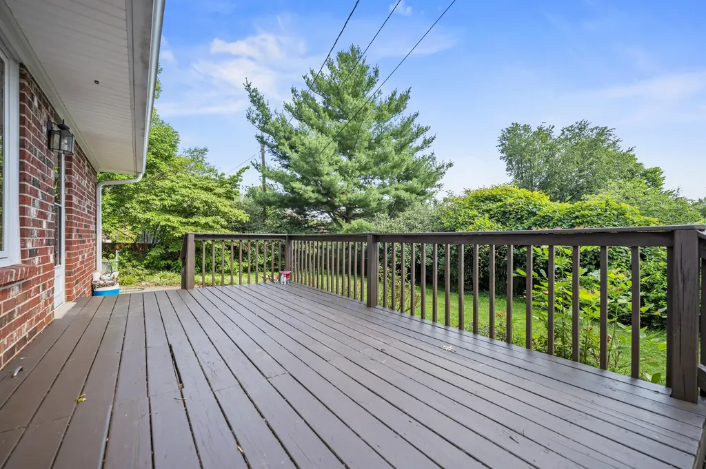 183 Woodlark Road Versailles KY 40383