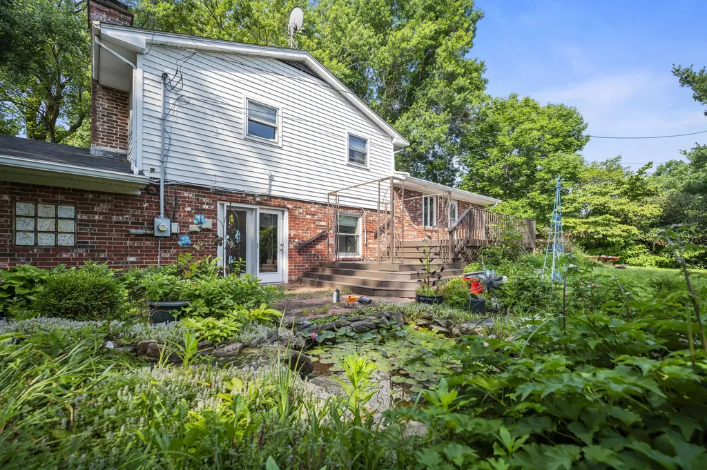 183 Woodlark Road Versailles KY 40383