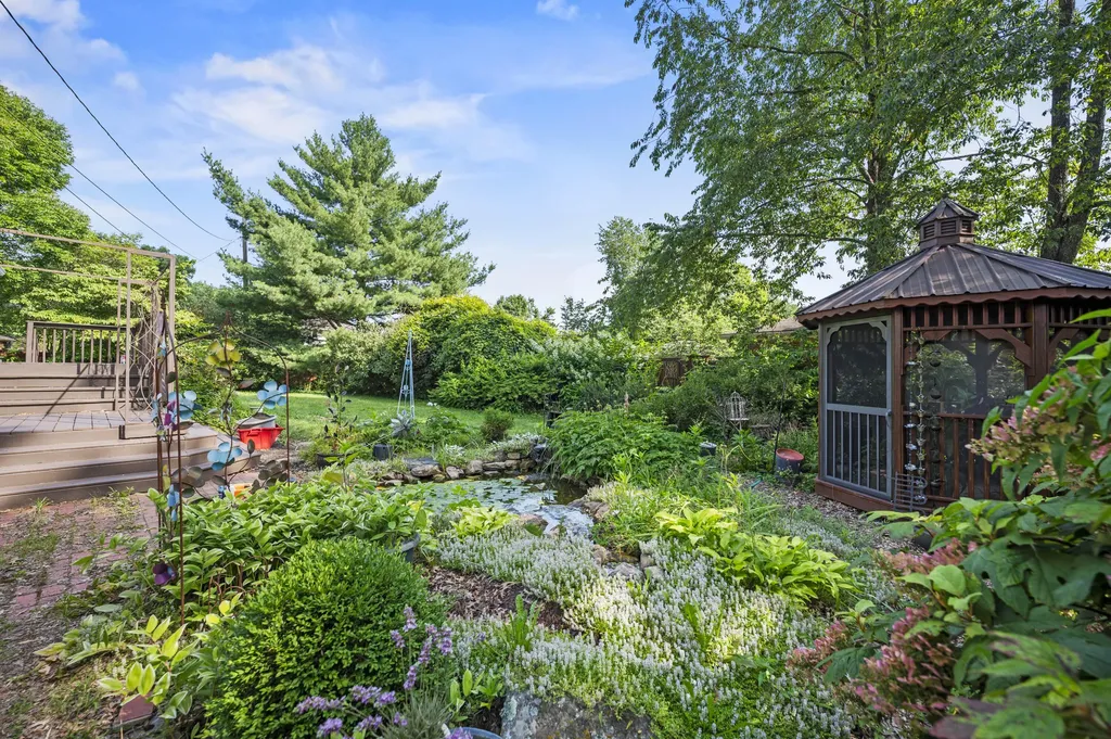 183 Woodlark Road Versailles KY 40383