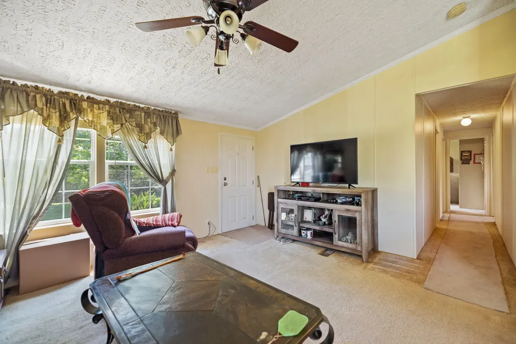 4389 Snake Lick Road Berry KY 41003