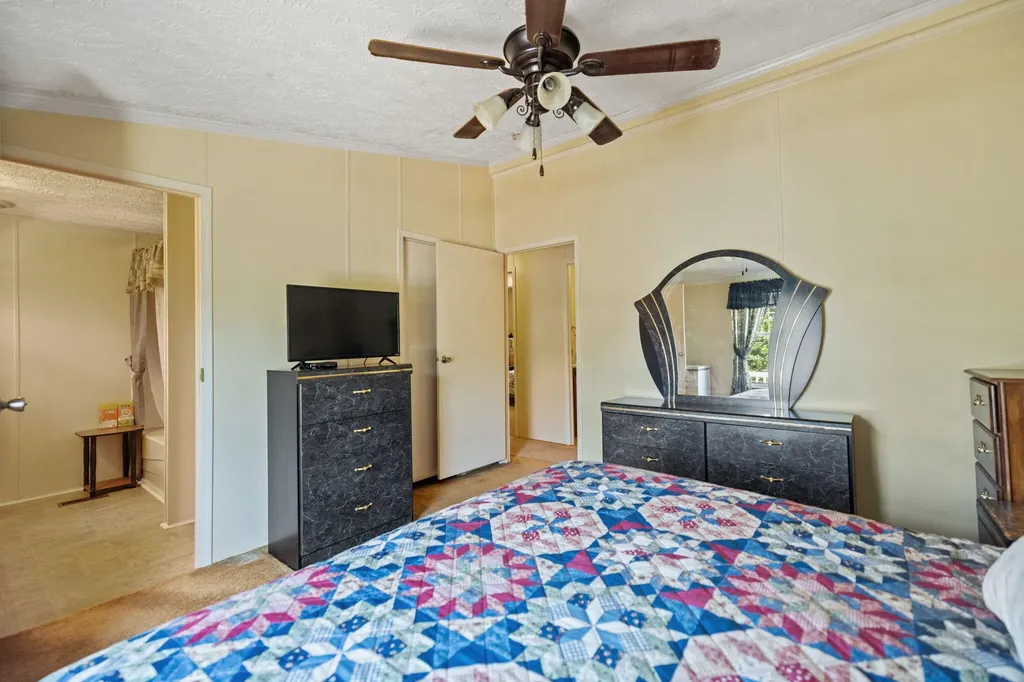 4389 Snake Lick Road Berry KY 41003