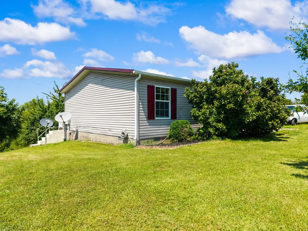 4389 Snake Lick Road Berry KY 41003