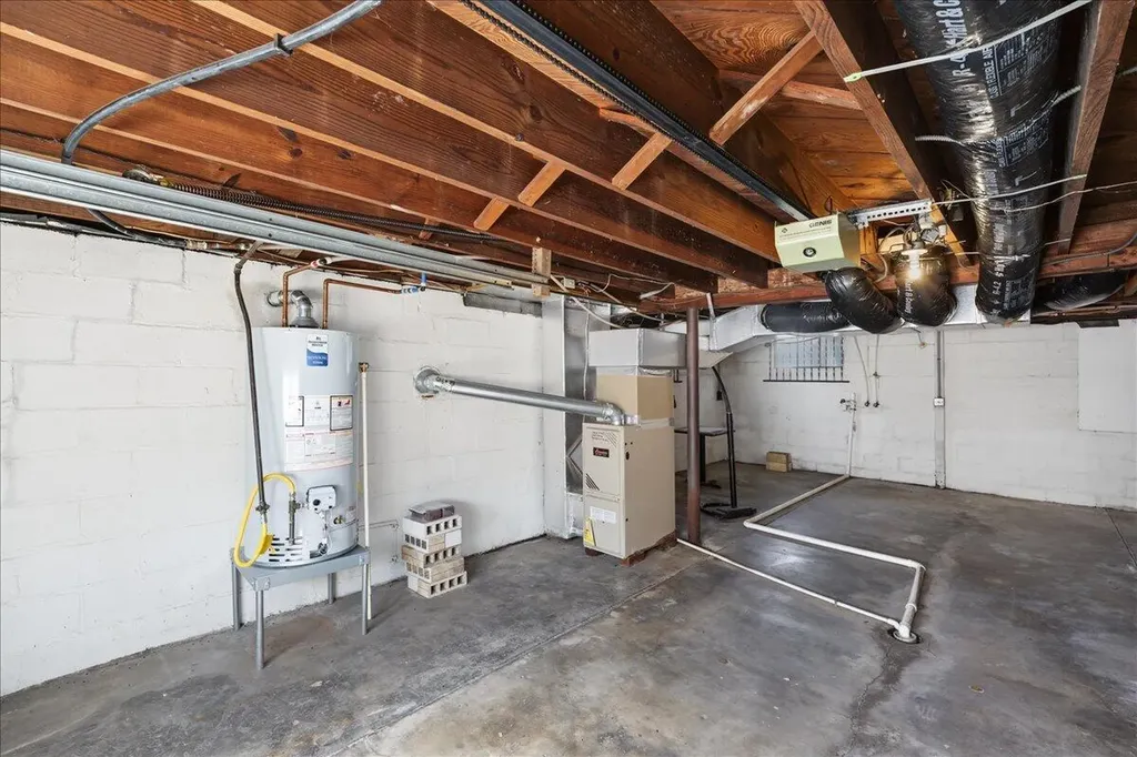 208 - 210 Logan Frankfort KY 40601