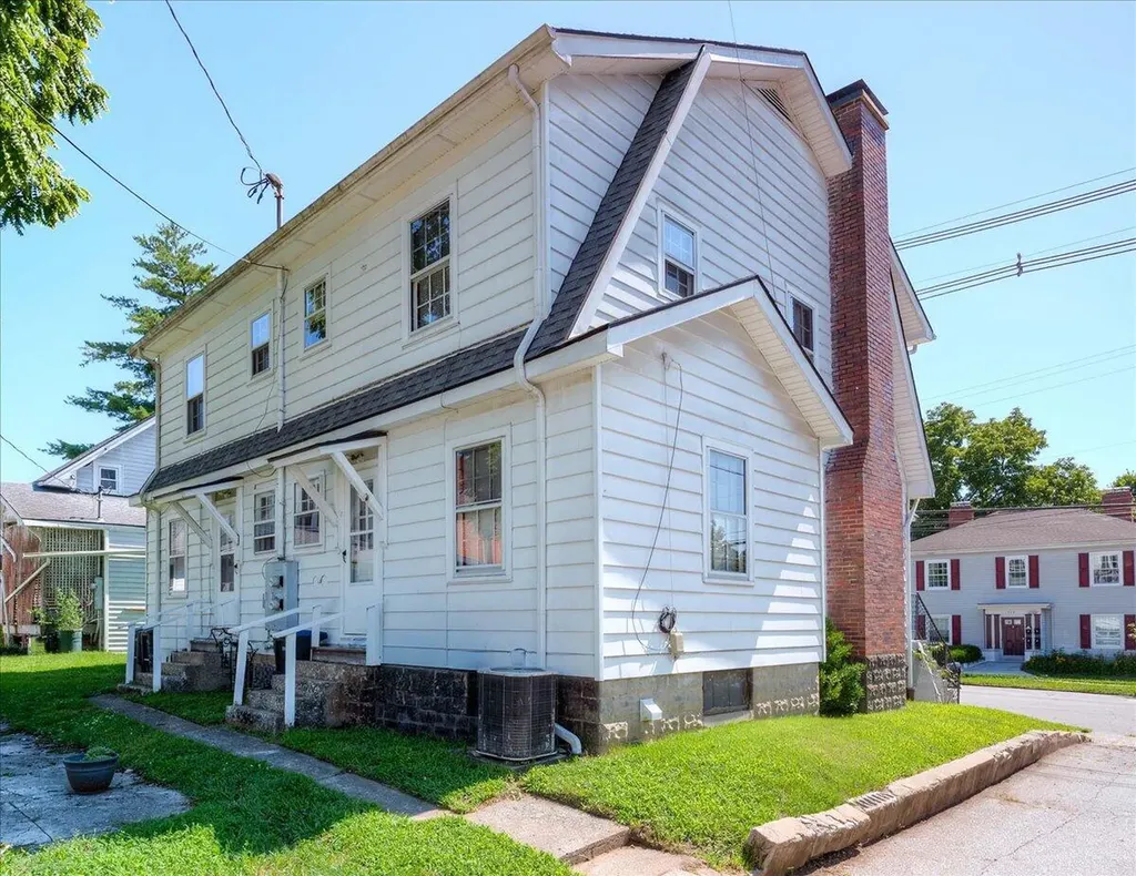 208 - 210 Logan Frankfort KY 40601