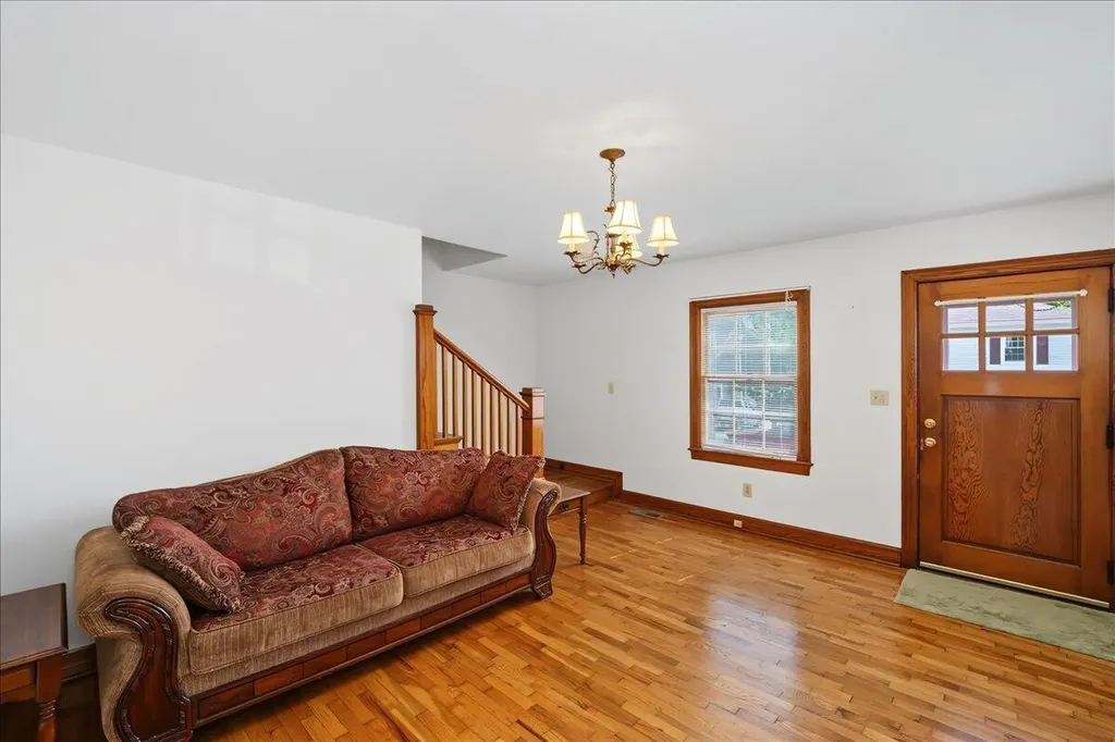 208 - 210 Logan Frankfort KY 40601