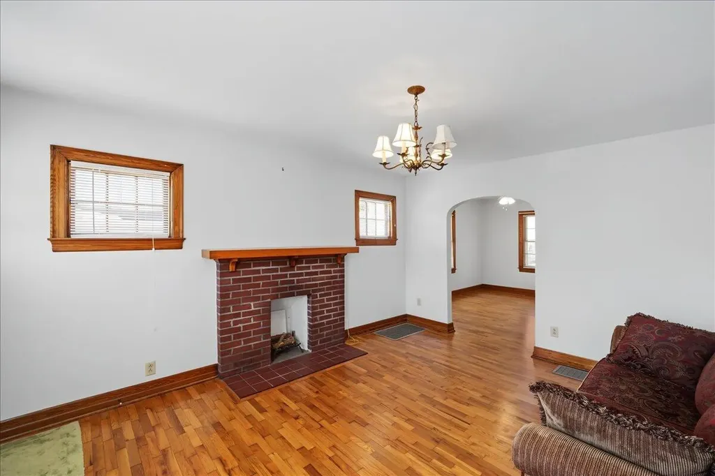 208 - 210 Logan Frankfort KY 40601