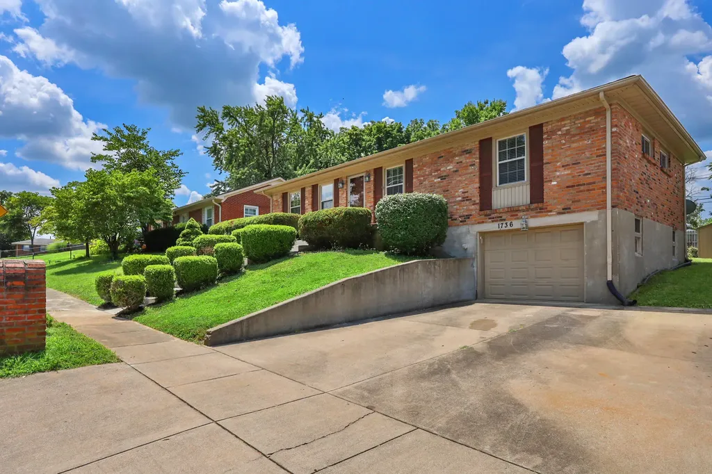 1736 Gleneagles Drive Lexington KY 40505