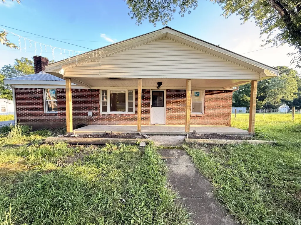 1481 Maxey Valley Road Hustonville KY 40437
