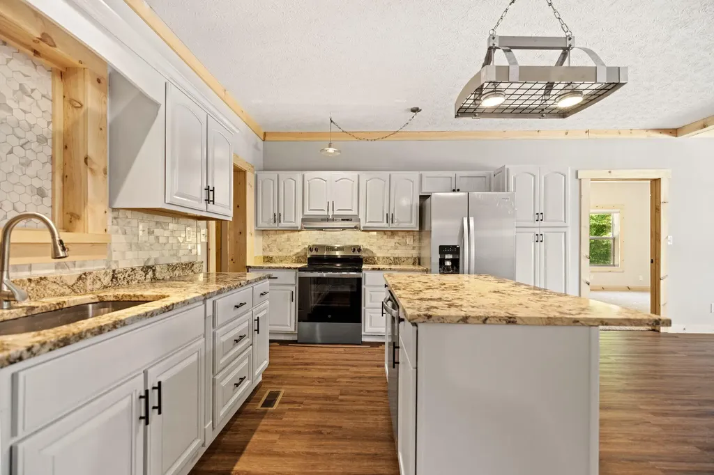 126 Lazy L Retreat Drive South Shore KY 41175