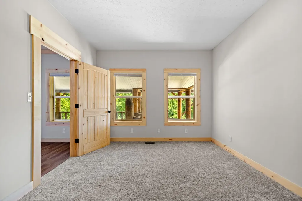 126 Lazy L Retreat Drive South Shore KY 41175