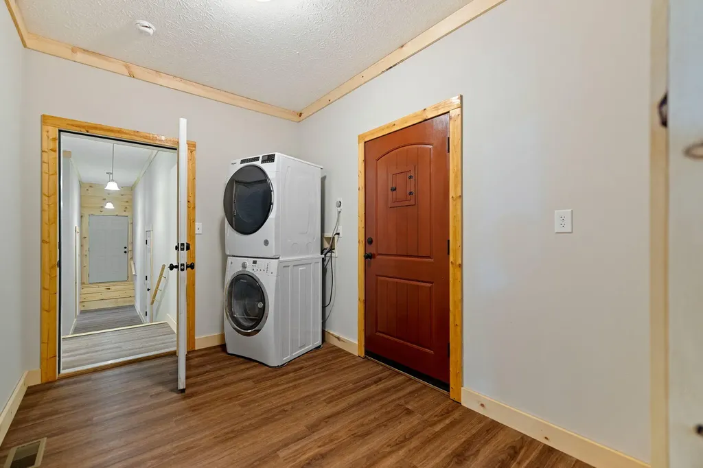 126 Lazy L Retreat Drive South Shore KY 41175