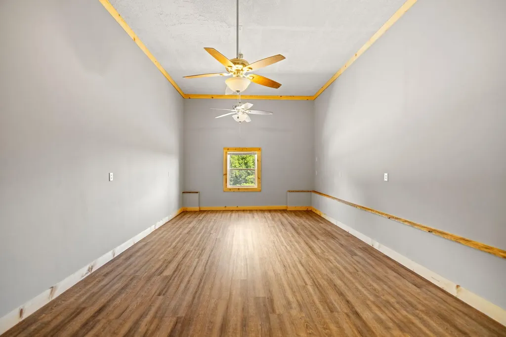 126 Lazy L Retreat Drive South Shore KY 41175
