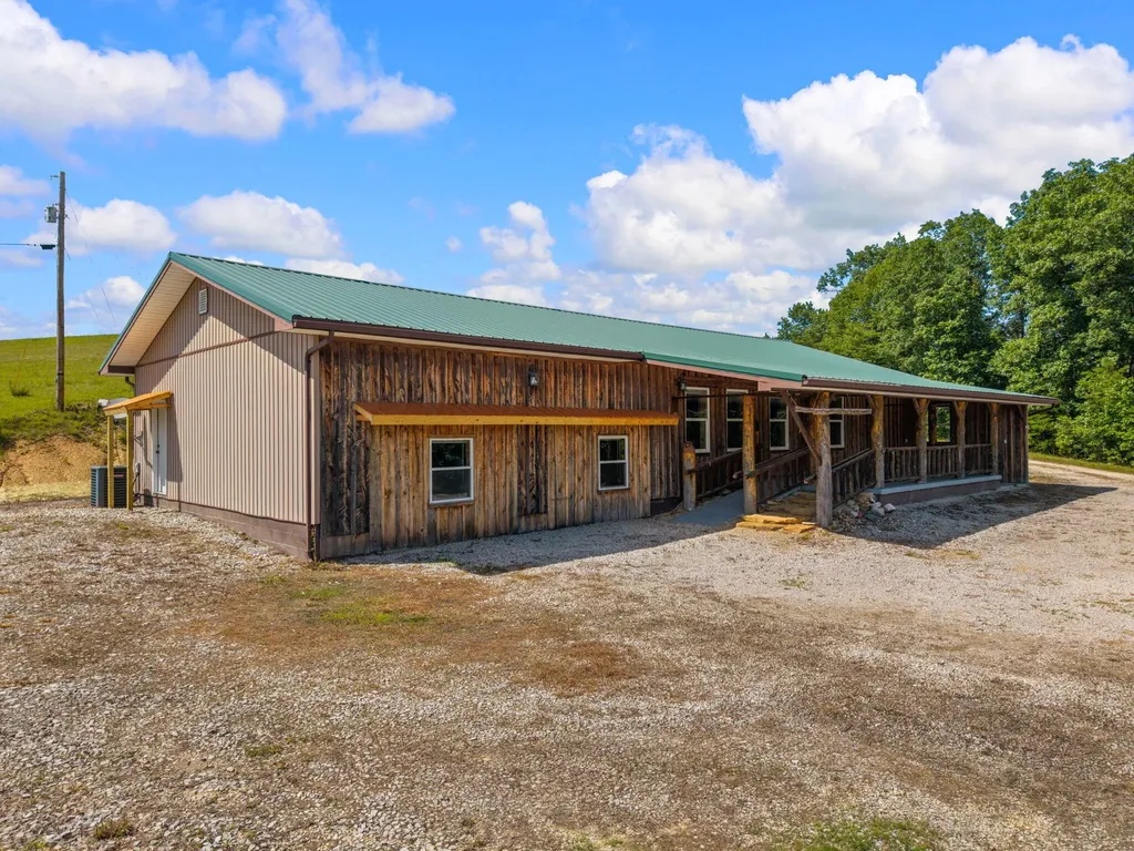 126 Lazy L Retreat Drive South Shore KY 41175