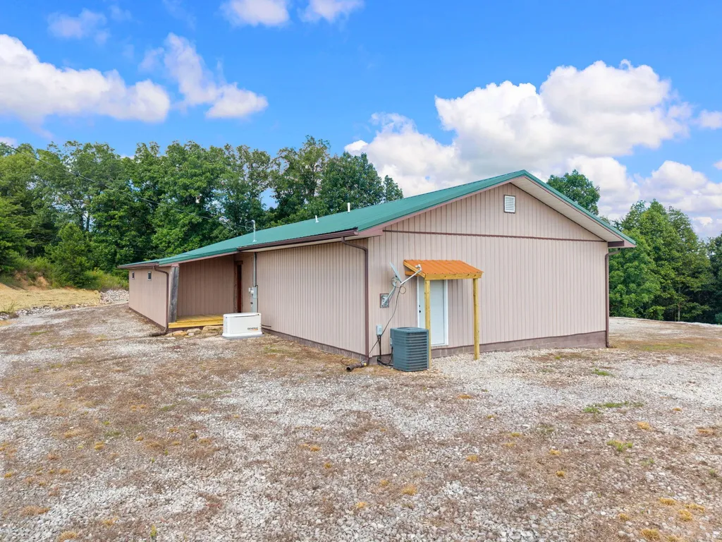 126 Lazy L Retreat Drive South Shore KY 41175