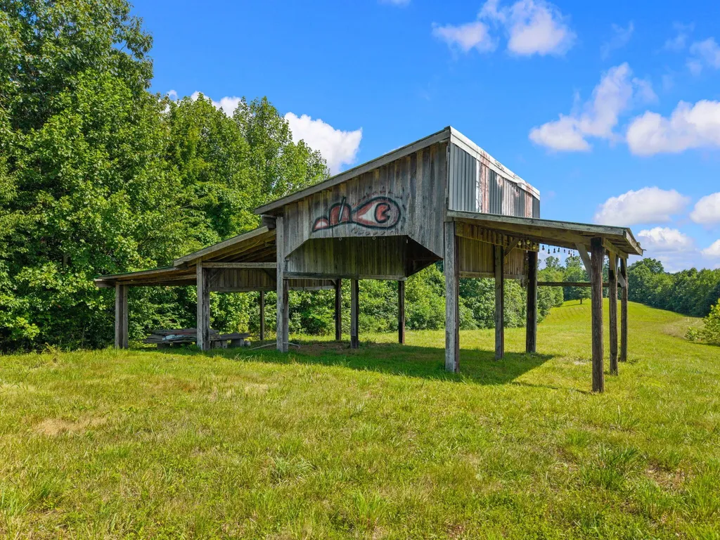 126 Lazy L Retreat Drive South Shore KY 41175