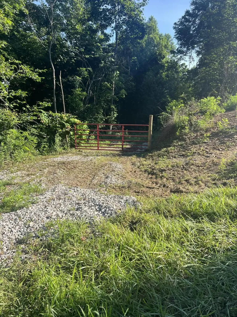 9999 Highway 2004 Mckee KY 40447