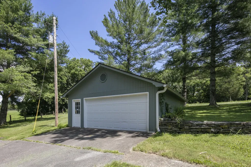 2175 Mcgee 1 Lane Nicholasville KY 40356