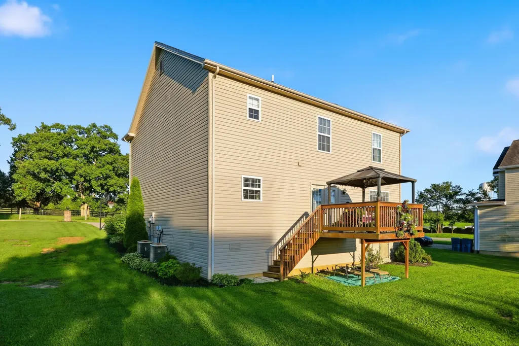 1005 Running Brook Drive Lawrenceburg KY 40342