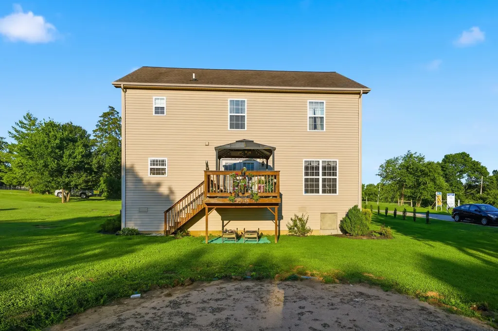 1005 Running Brook Drive Lawrenceburg KY 40342