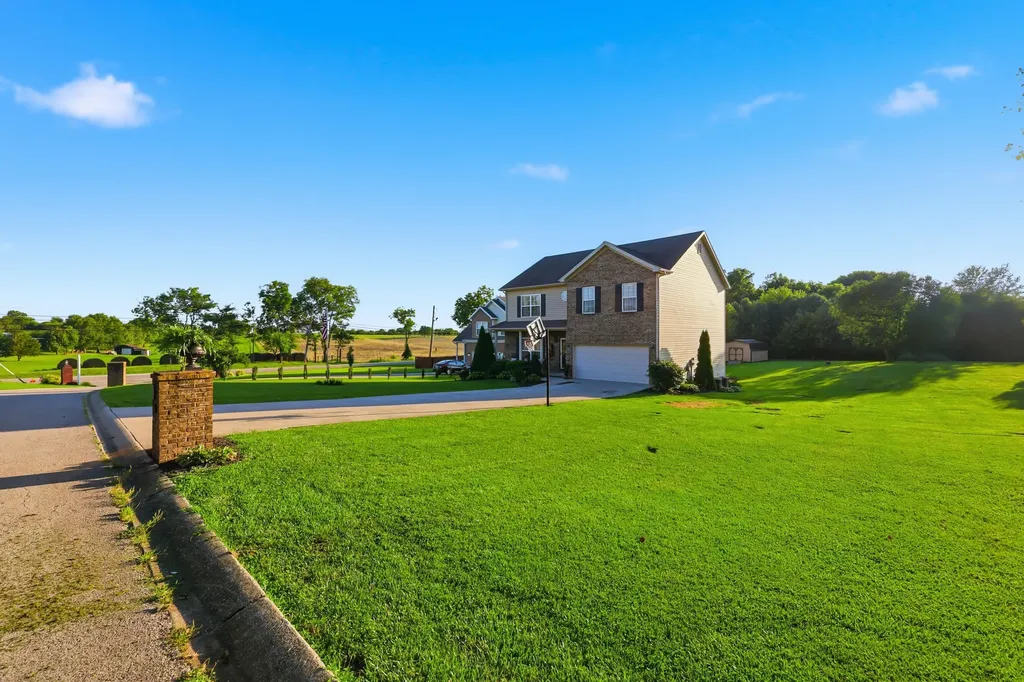 1005 Running Brook Drive Lawrenceburg KY 40342