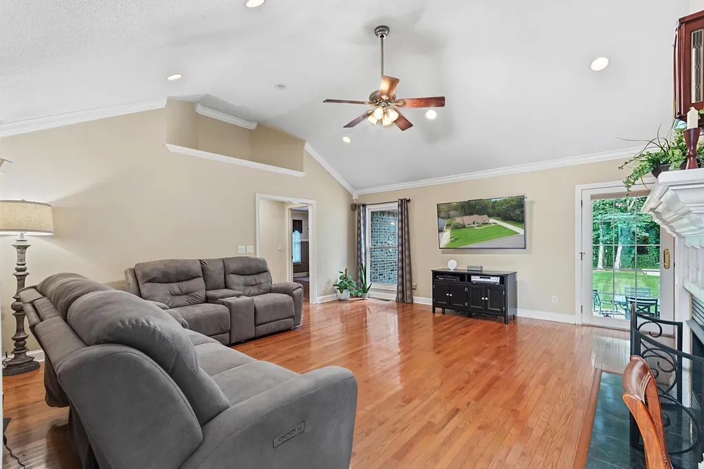 315 Stonecreek Place Paducah KY 42003