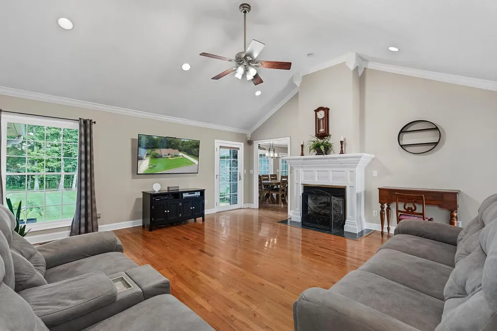 315 Stonecreek Place Paducah KY 42003