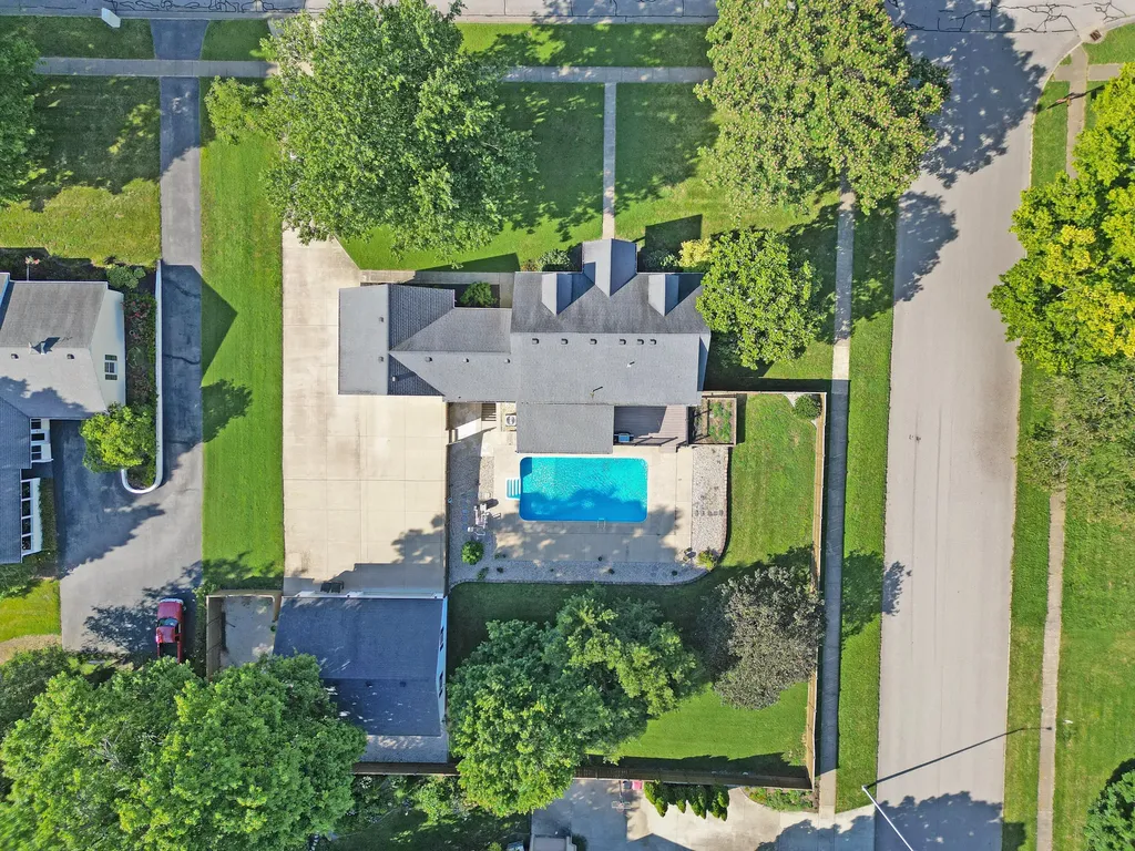 200 W Fairway Drive Nicholasville KY 40356